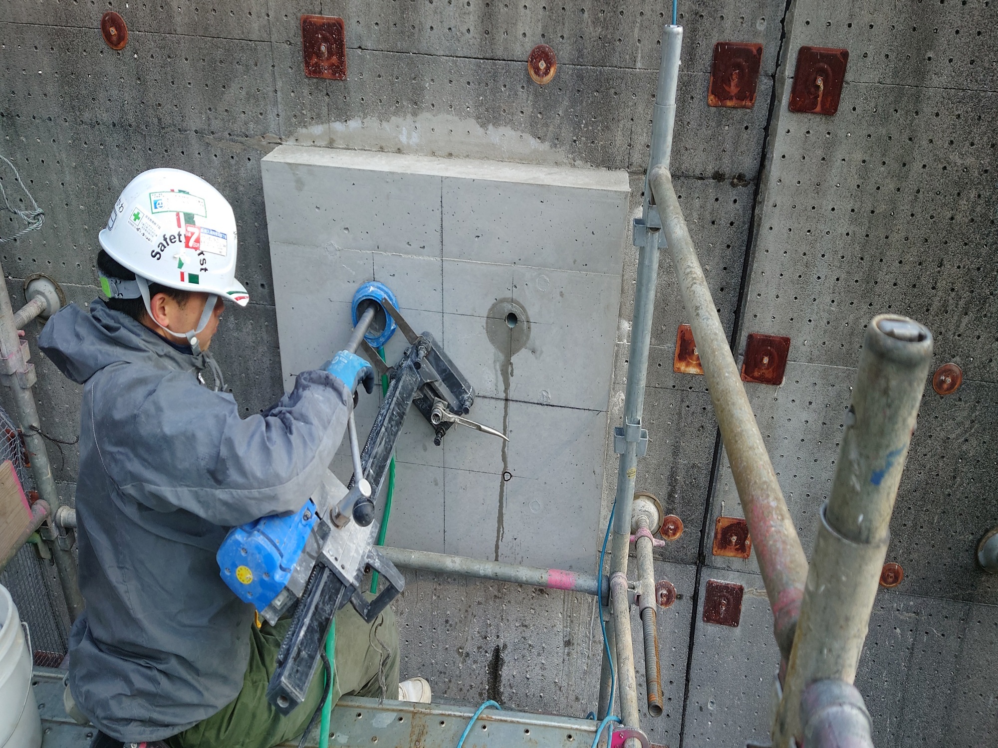 基礎撤去用コア